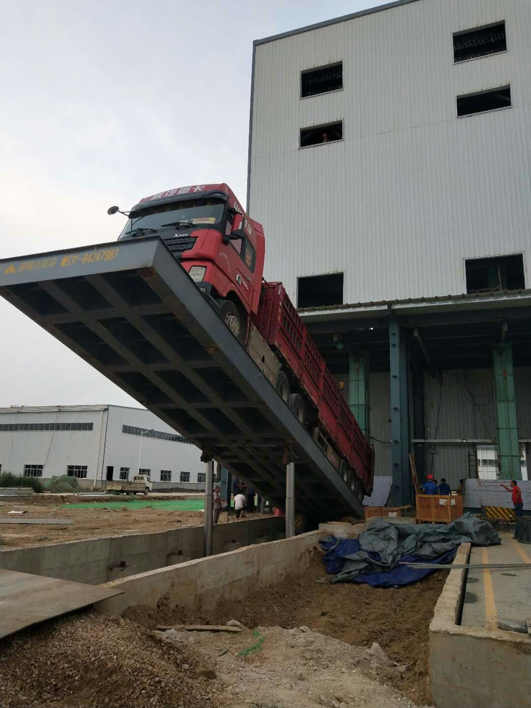水泥卸車機(jī).jpg